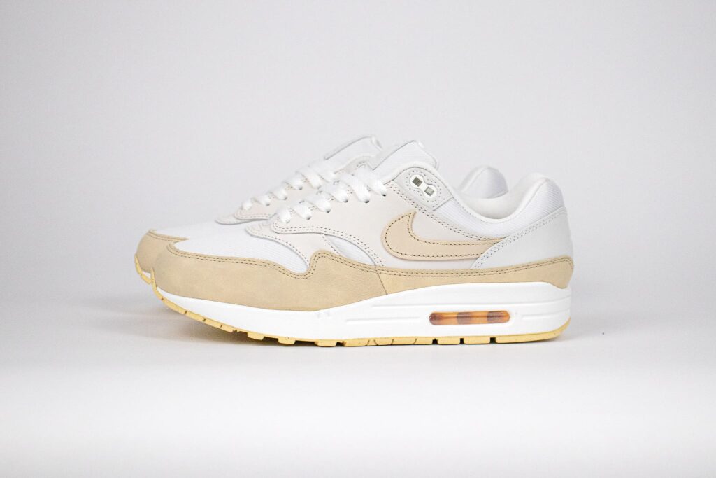 Beige air max 1 best sale