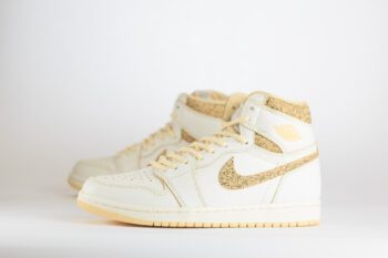 Nike Air Jordan 1 Retro High OG Craft Vibrations Of Naija – Wit/Beige/Crème - Heren/Dames/Unisex Sneakers – Leer - FD8631-100 – Zijkant