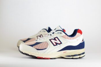 New Balance 2002R Team Red Navy – Wit/Rood/Blauw - Heren/Dames/Unisex Sneakers – Mesh/Leer - M2002RVE - Zijkant