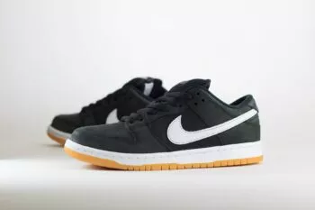 Nike SB Dunk Low Pro Black Gum – Zwart/Wit Heren/Dames/Unisex Sneakers – Suède/Leer - CD2563-006 – Zijkant