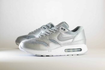 Nike Air Max 1 ’86 Metallic Silver Cool Grey – Zilver Heren/Dames/Unisex Sneakers – Leer - FV7477-002 – Zijkant