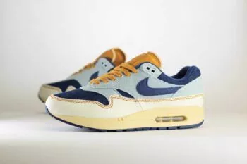 Nike Air Max 1 ’87 Denim Aura (W) – Wit/Blauw Heren/Dames/Uniseks Sneakers – Denim - FQ8900-440 – Zijkant