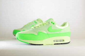 Nike Air Max 1 ’87 High Saturation Vapor Green (W) – Groen Heren/Dames/Unisex Sneakers – Vilt/Mesh - HJ7329-376 – Zijkant