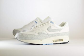 Nike Air Max 1 ’87 Safari Summit White Phantom (W) – Grijs/Wit Heren/Dames/Uniseks Sneakers – Leer - FB5059-100 – Zijkant