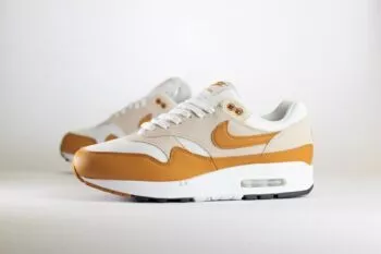 Nike Air Max 1 Bronze – Brons/Wit Heren/Dames/Uniseks Sneakers – Leer/Mesh - DZ4549-110 – Zijkant