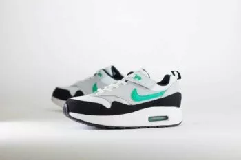 Nike Air Max 1 EasyOn Stadium Green (PS) - Groen/Zwart/Wit Jongens/Meisjes/Kinder Sneakers - Mesh/Leer/Suède - DZ3308-108- Zijkant