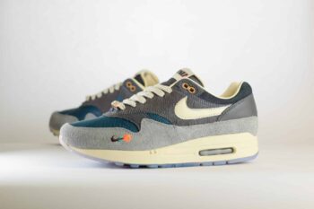 Nike Air Max 1 Kasina Won-Ang Grey – Grijs/Wit Heren/Dames/Uniseks Sneakers – Leer/Suède - DQ8475-001 – Zijkant