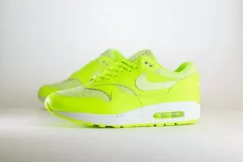 Nike Air Max 1 PRM Volt – Wit/Volt/Groen Heren/Dames/Uniseks Sneakers – Leer - FN6832-702 – Zijkant