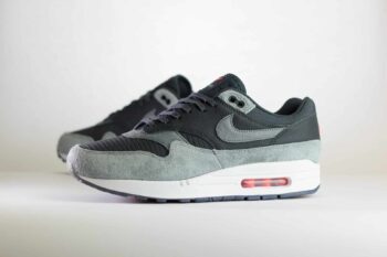 Nike Air Max 1 Premium Dark Smoke Grey – Grijs/Zwart Heren/Dames/Unisex Sneakers – Leer/Suède - HJ9292-070 – Zijkant