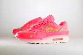 Nike Air Max 1 Premium Dia de Muertos – Roze/Wit/Geel Heren/Dames/Uniseks Sneakers – Leer - FQ8172-645 – Zijkant