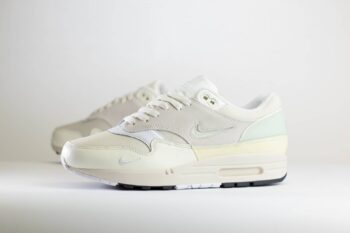 Nike Air Max 1 Premium Hangul Day – Wit Heren/Dames/Uniseks Sneakers – Leer - DZ5317-121 – Zijkant