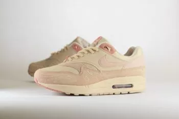 Nike Air Max 1 Serena Williams Design Crew Los Angeles (W) – Beige/Crème Heren/Dames/Unisex Sneakers – Leer/Vilt - FN6941-200 – Zijkant