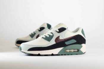 Nike Air Max 90 Burgundy Crush Vintage Green - Groen/Bruin/Wit Heren/Dames/Unisex Sneakers - Leer/Suède - FV6059-001 - Zijkant