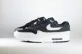 Nike Air Max 1 Essential Off Noir Vast Grey – Zwart/Grijs/Wit – Heren/Dames/Unisex Sneakers - Leer/Mesh - FZ5808-007 - Zijkant