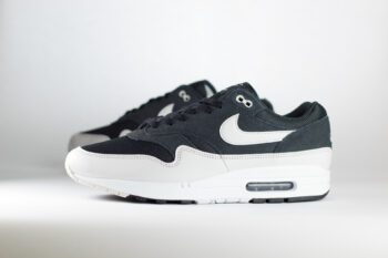 Nike Air Max 1 Essential Off Noir Vast Grey – Zwart/Grijs/Wit – Heren/Dames/Unisex Sneakers - Leer/Mesh - FZ5808-007 - Zijkant